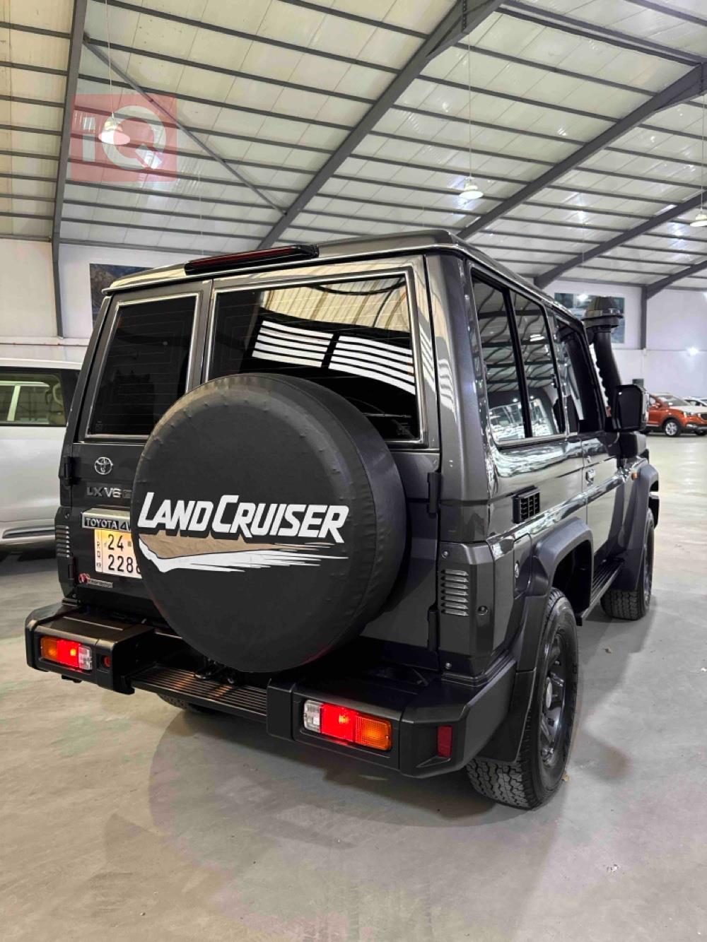 Toyota Land Cruiser 70